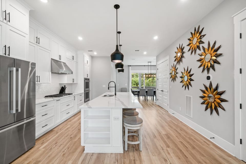 Bright and Modern Kitchen for Whipping up Vacation Favorites