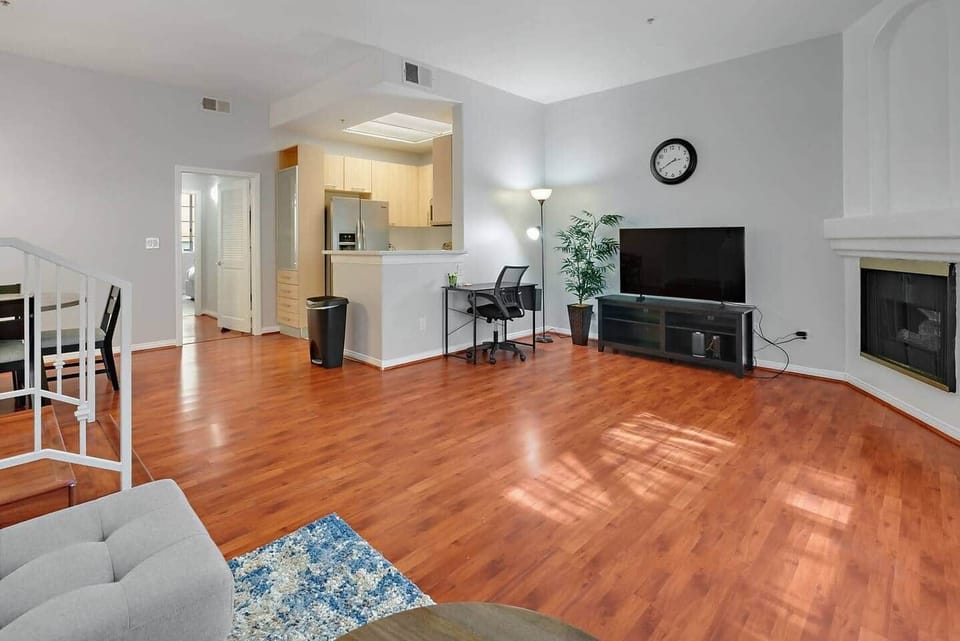 Quiet comfy 1-bdrm condo Apartment in Inglewood