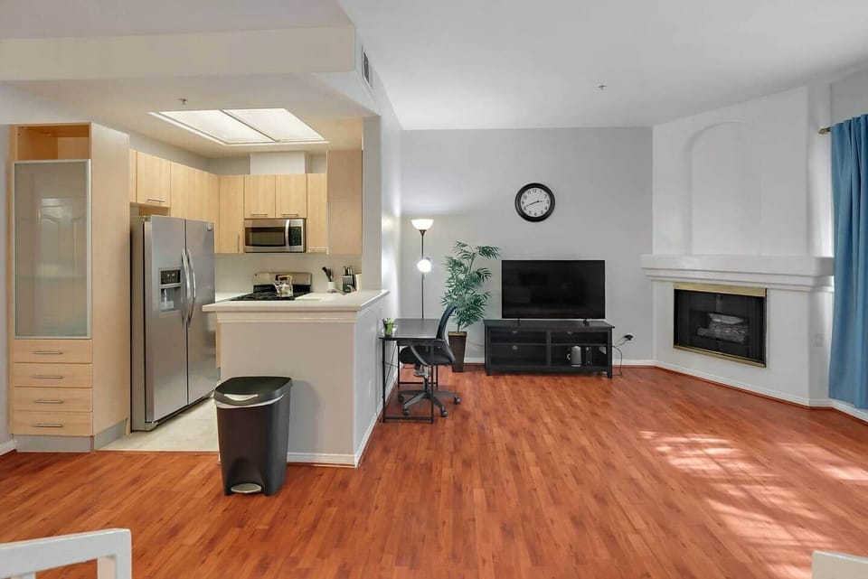 Quiet comfy 1-bdrm condo Apartment in Inglewood