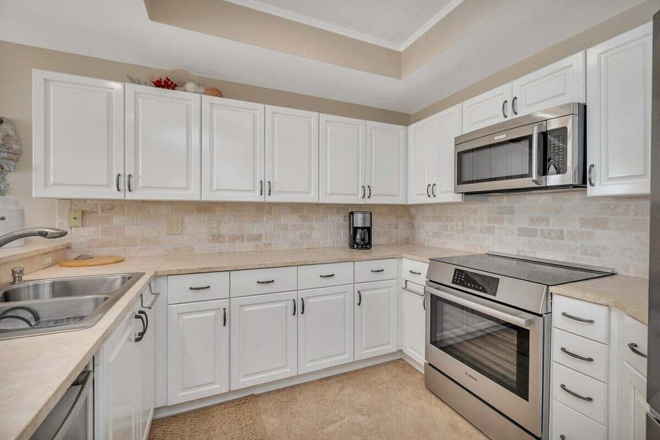 Saint Simons Grand #325 Close up kitchen view