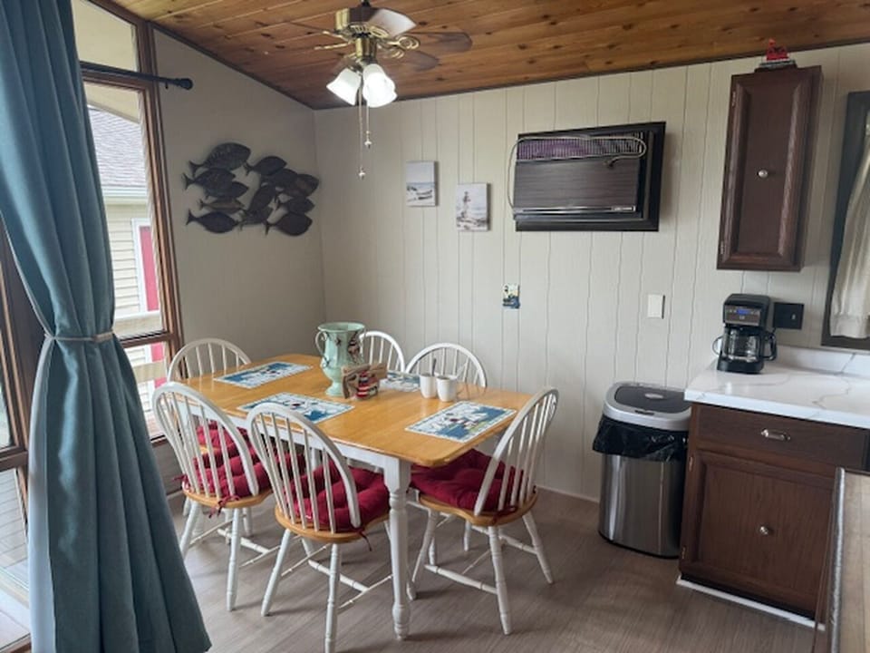 Indoor Dining up to 6 people. Outdoor patio dining set up to 6 people. 