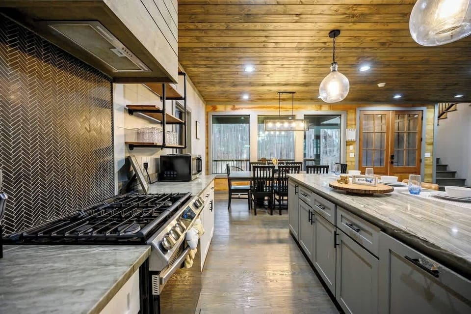 Chef-Ready Kitchen! A fully equipped kitchen stocked with everything you need to cook (just bring the Olive Oil & Spices!) and serve meals for your whole crew with ease.