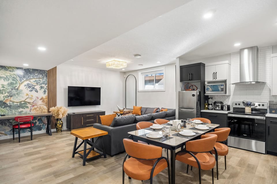 Enjoy family meals in a spacious dining area that comfortably seats six, perfect for gatherings, shared meals, and quality time together. Thoughtfully designed space combines functionality with a welcoming atmosphere for memorable dining experiences