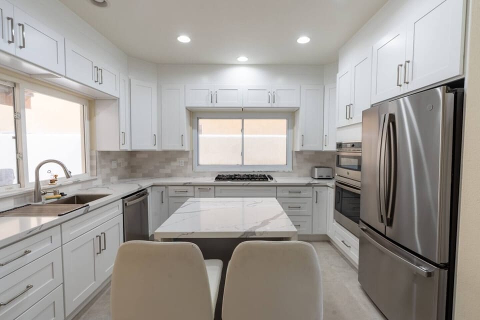 Kitchen with center island