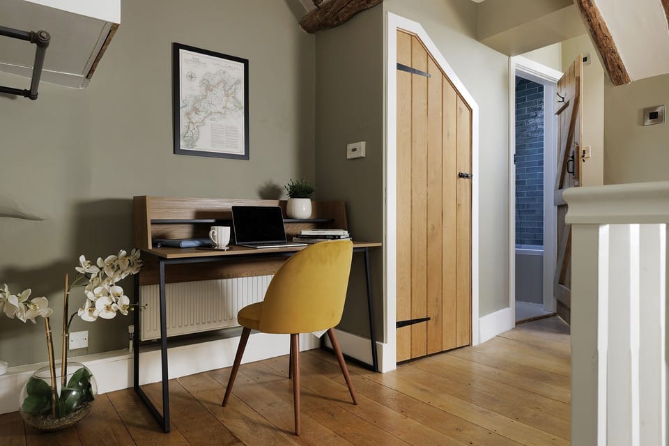 Little Haven Workspace - StayCotswold