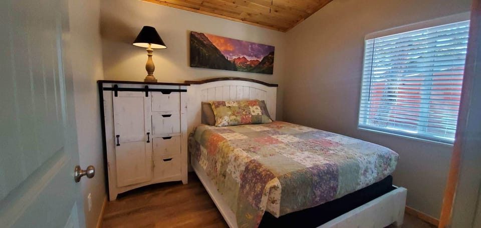 Pine - Cabin - 4 - 9