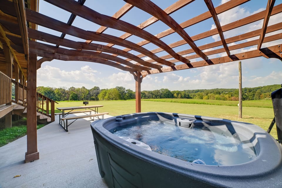 Elizabethtown Vacation Rental | 4BR | 2BA | 2,300 Sq Ft | Step-Free Entry