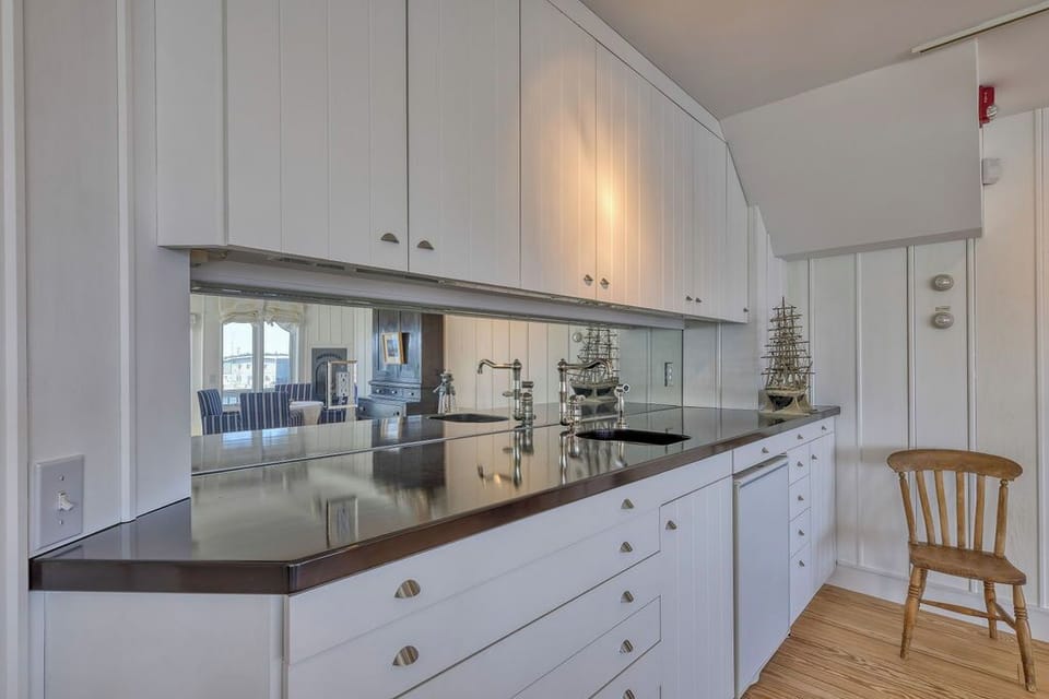 Wet Bar in Sitting Room