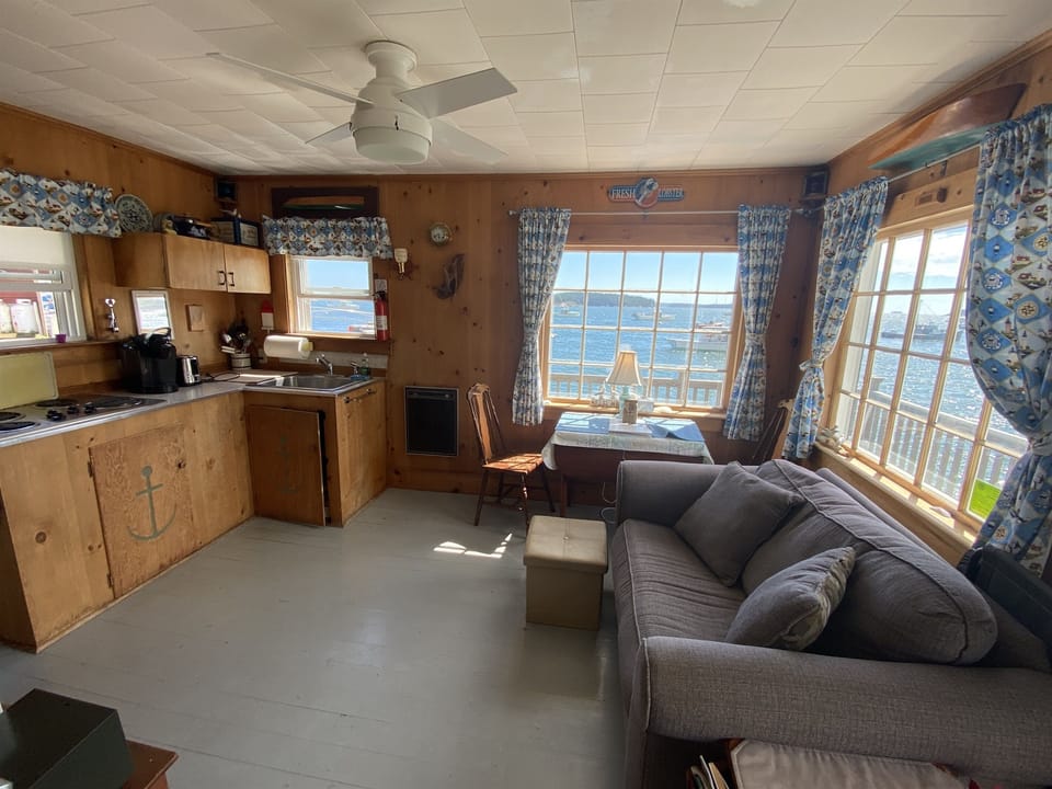  Living Room, Kitchen & Dining Area