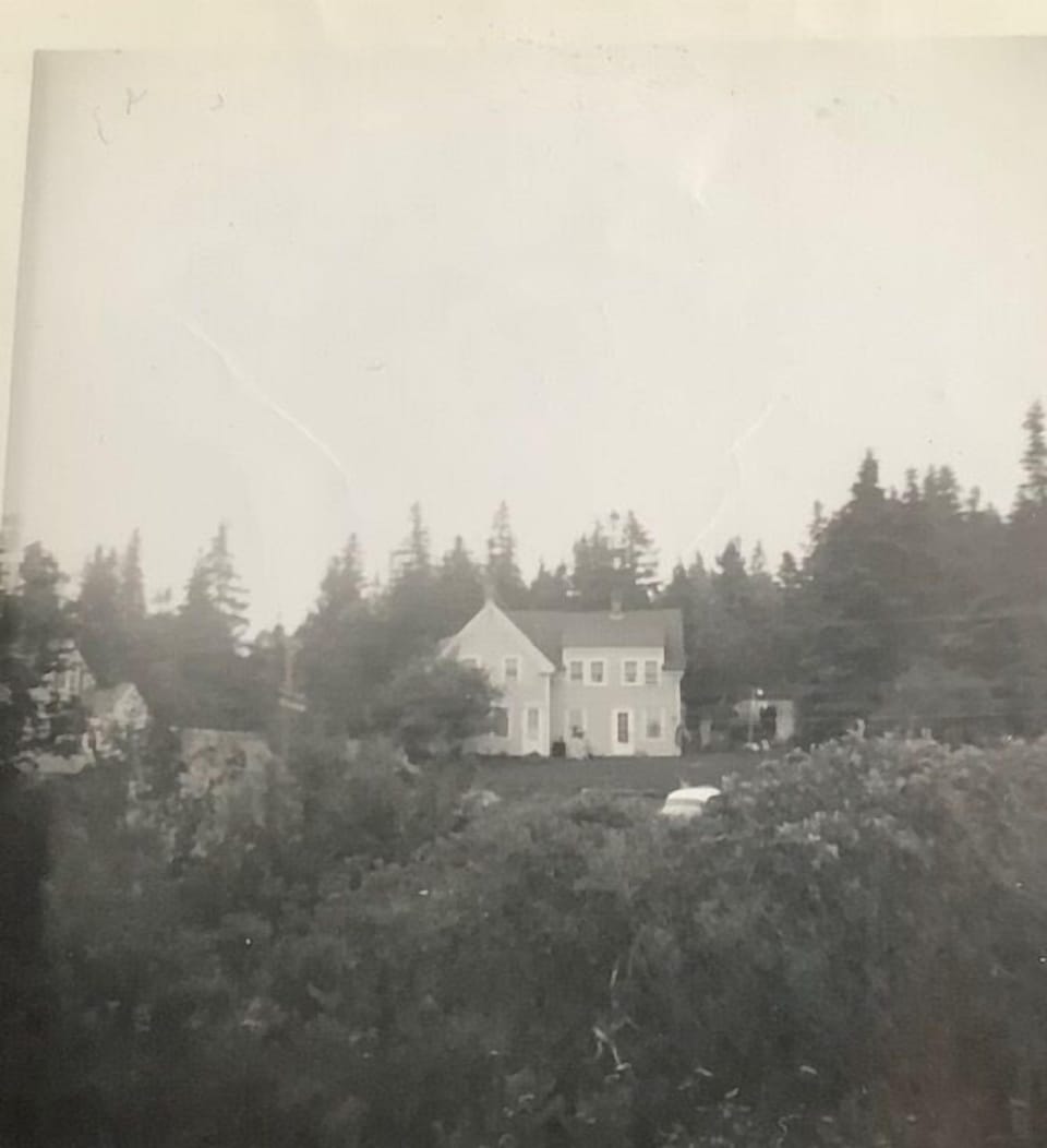 Classic Photo of the Cottage