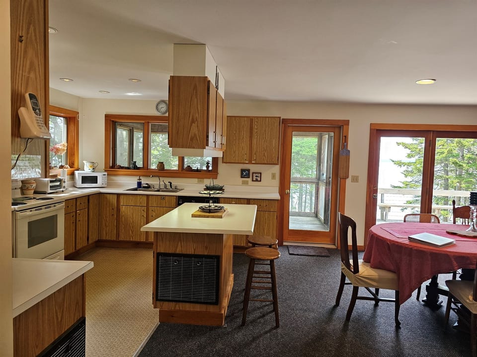 Kitchen and Dining 