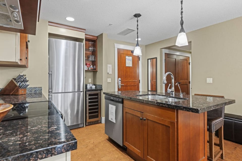 Full kitchen with island seating!
