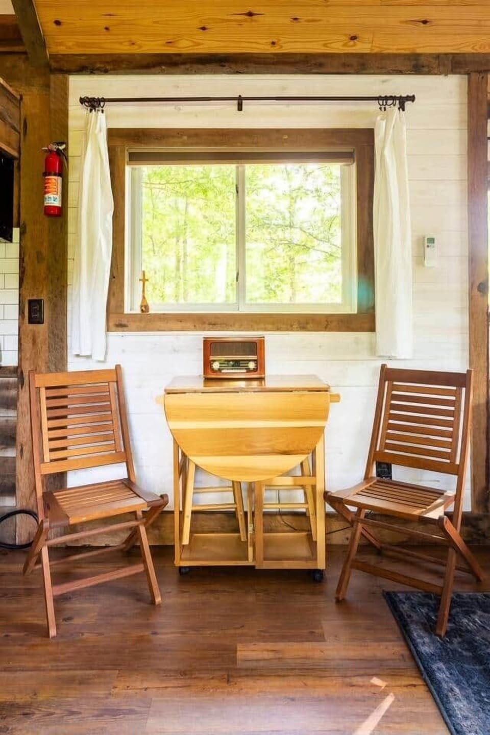 Dinning nook with Bluetooth speaker/radio. 