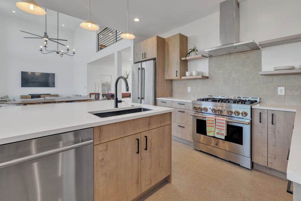 Kitchen to living room. 