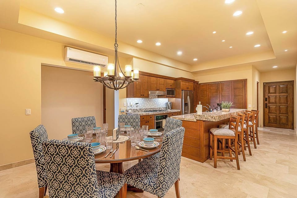 Formal dining space 