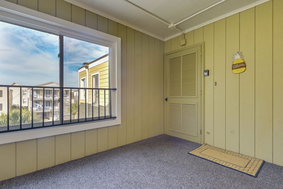 Private Entrance