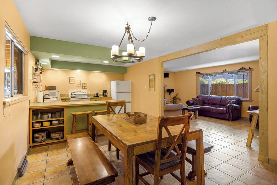 Dining room seating for 6 - 3 bedroom unit