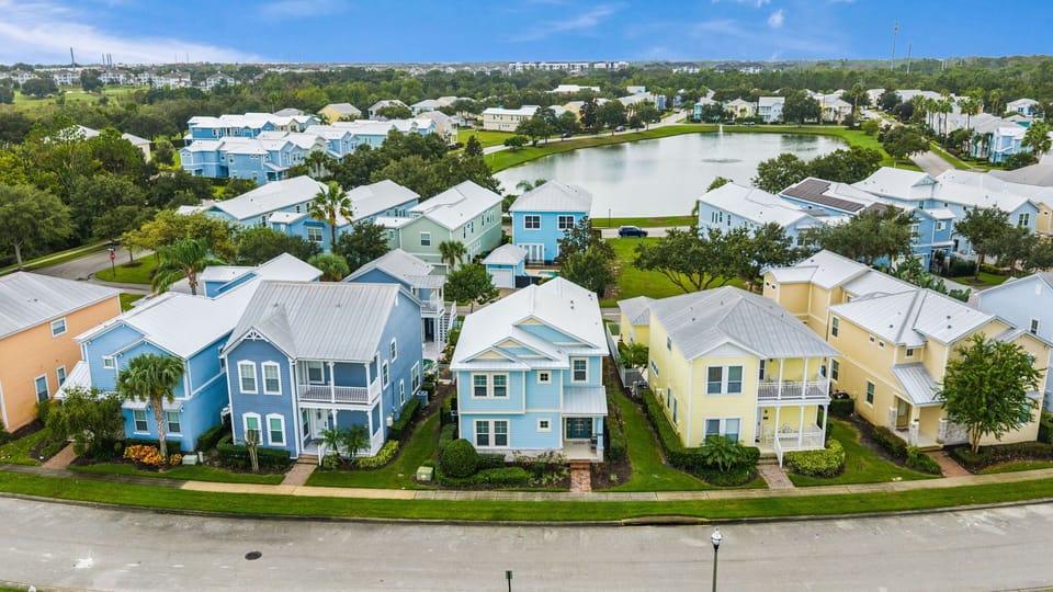 Blue Skies, Brighter Homes – Your Getaway Begins Here!