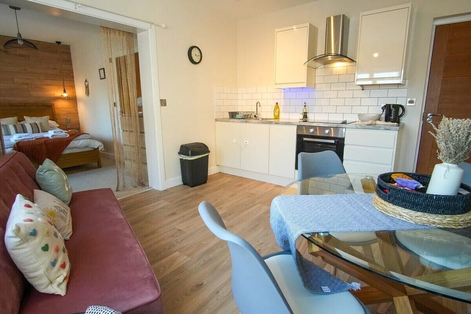 Living Room / Lounge