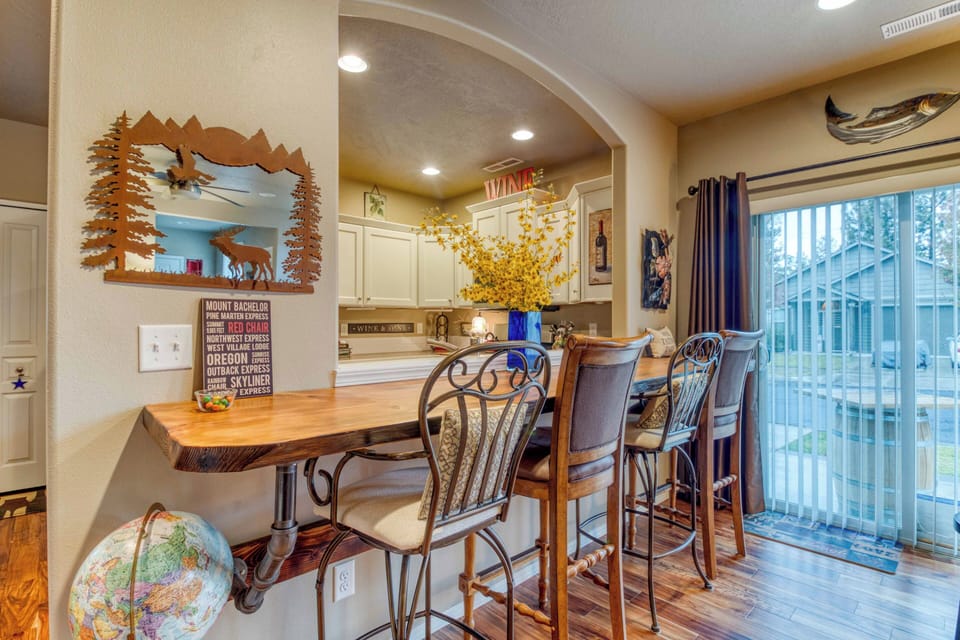 Breakfast bar seating - Breakfast bar seating