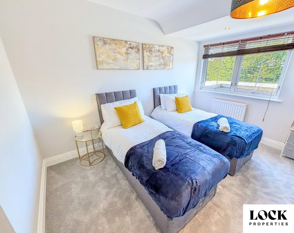 Master bedroom  1x King size or 2 x Single beds  
