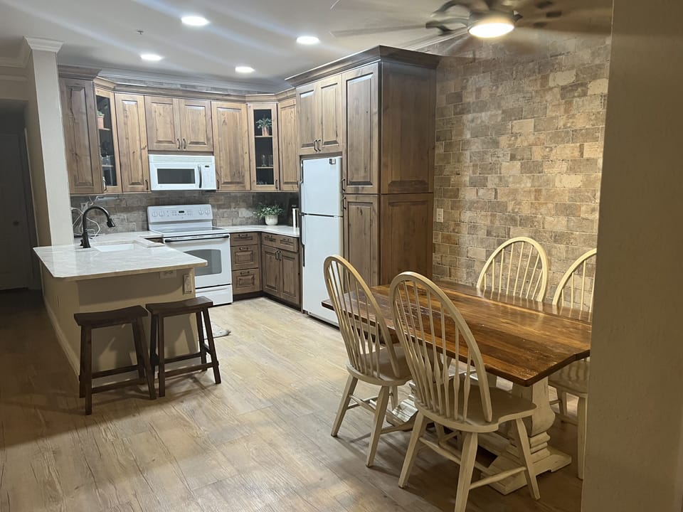 Kitchen and dinette