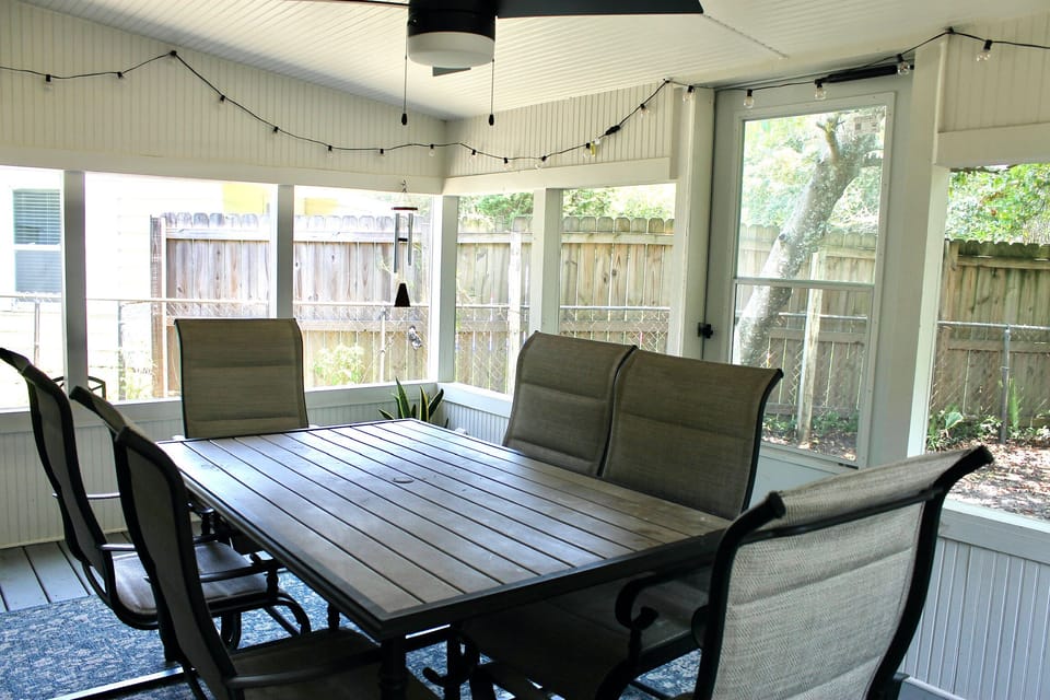 Outdoor dining