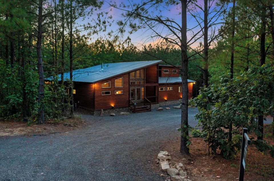 Tucked deep in the pines, this modern cabin offers total privacy, luxury, and nature at your doorstep.