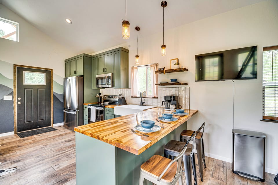 Dining Area | 1st Floor | Dishware/Flatware