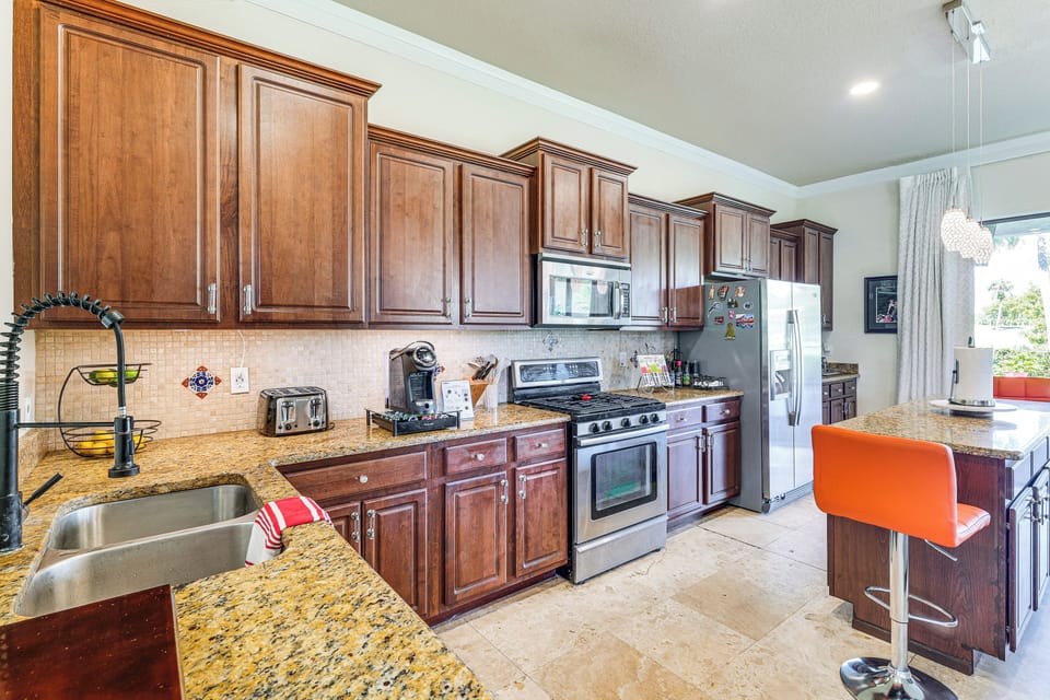Kitchen | 1st Floor | Single-Serve Coffee Maker | Dishwasher | Cooking Basics