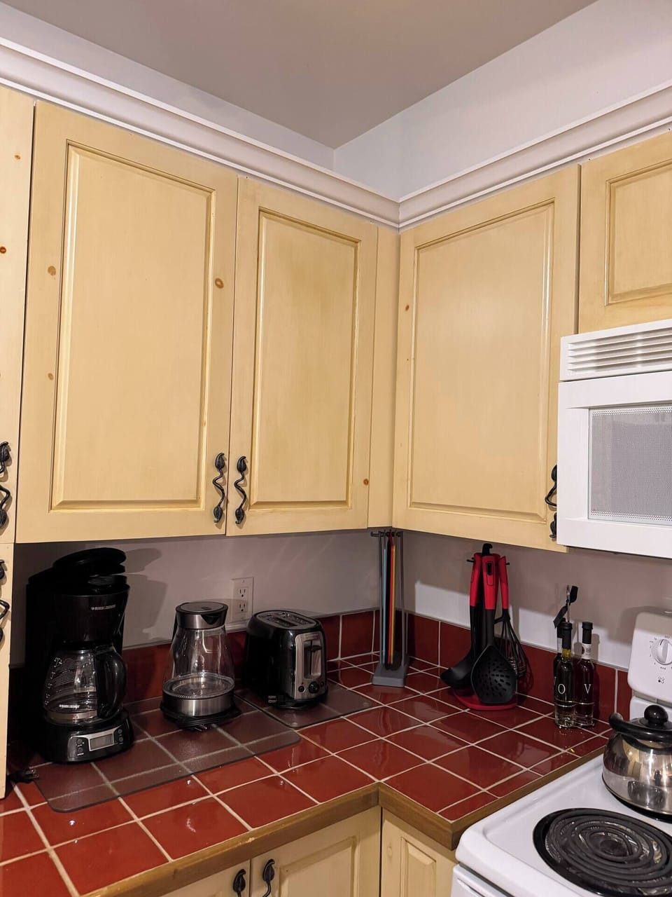 Full kitchen