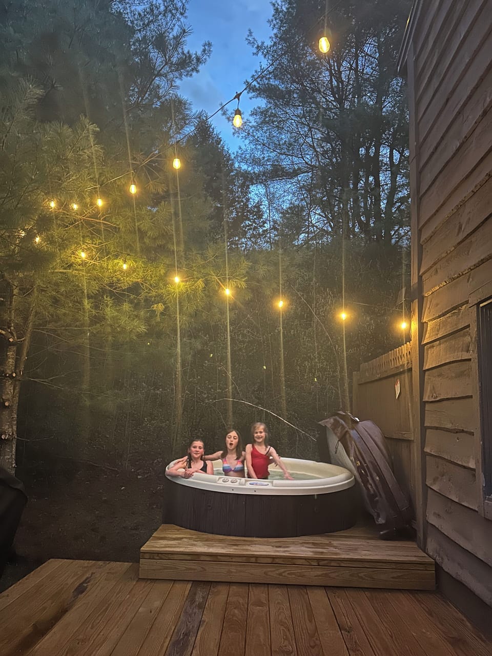 Outdoor spa tub