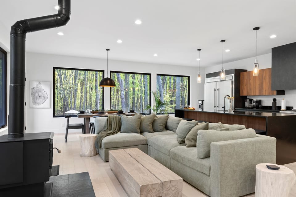 The open concept is perfect to entertain!