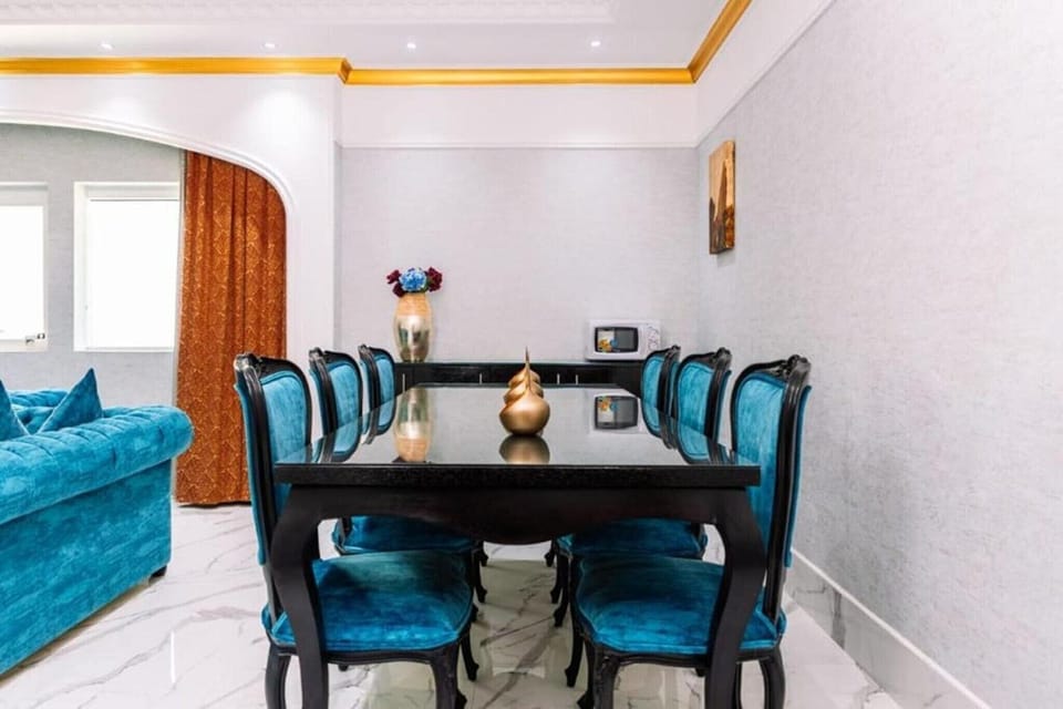 Entrance / Reception