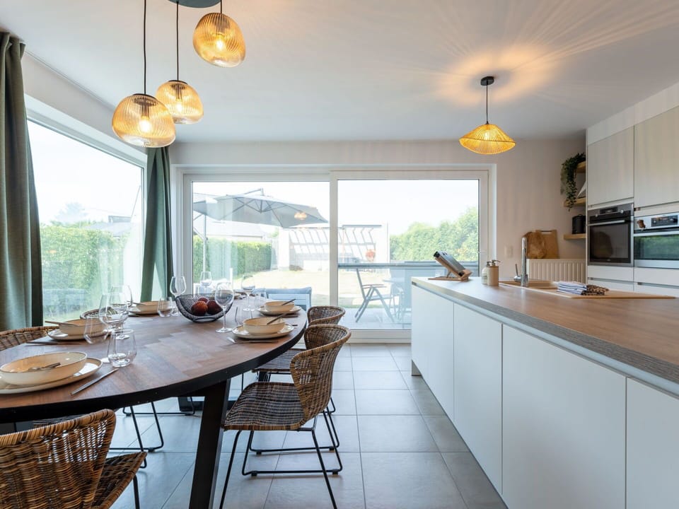 Furniture, Interior Design, Flooring, Light Fixture, Ceiling, Wood, Countertop, Floor, Kitchen, Kitchen & Dining Room Table