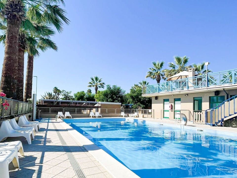 Recreation, Leisure, Shade, Outdoor Furniture, Park, Vacation, Eco Hotel, Resort, Deck