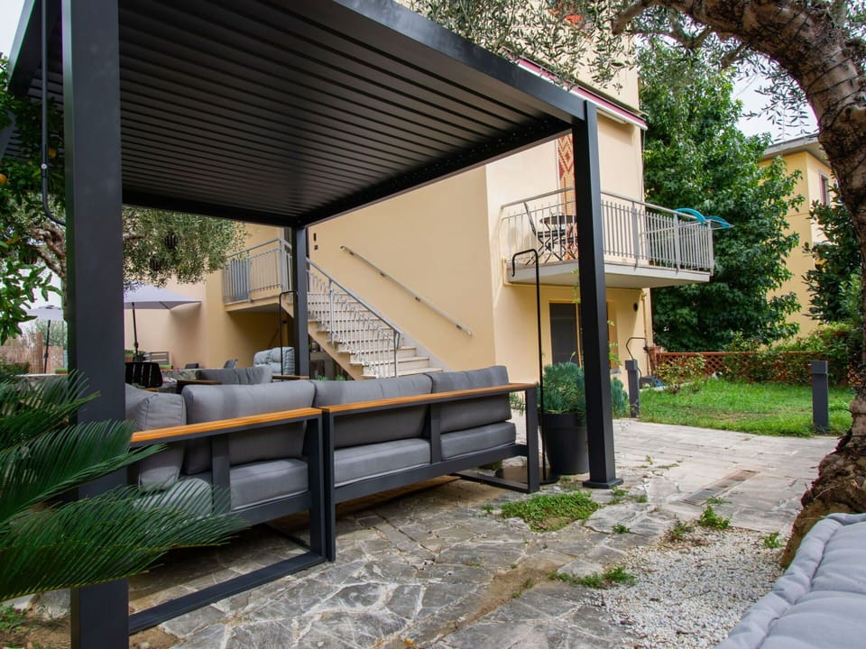 Shade, Outdoor Structure, Porch, Pergola, Patio, Garden, Outdoor Furniture, Design, Awning, Yard