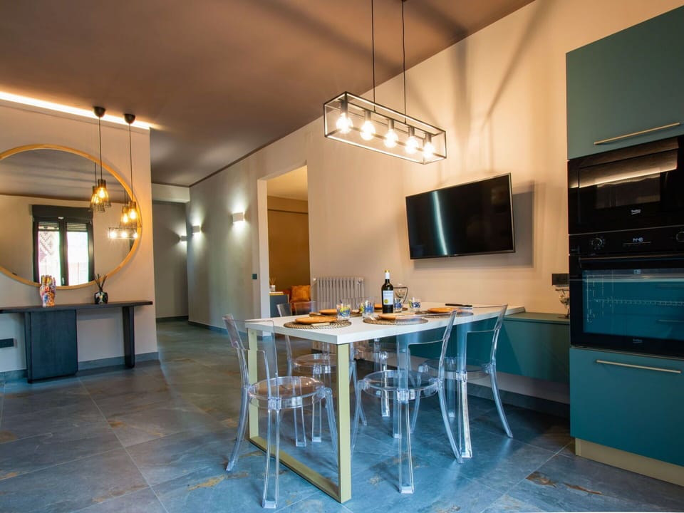 Interior Design, Furniture, Ceiling, Flooring, Light Fixture, Lighting, Floor, Chair, Home, Room