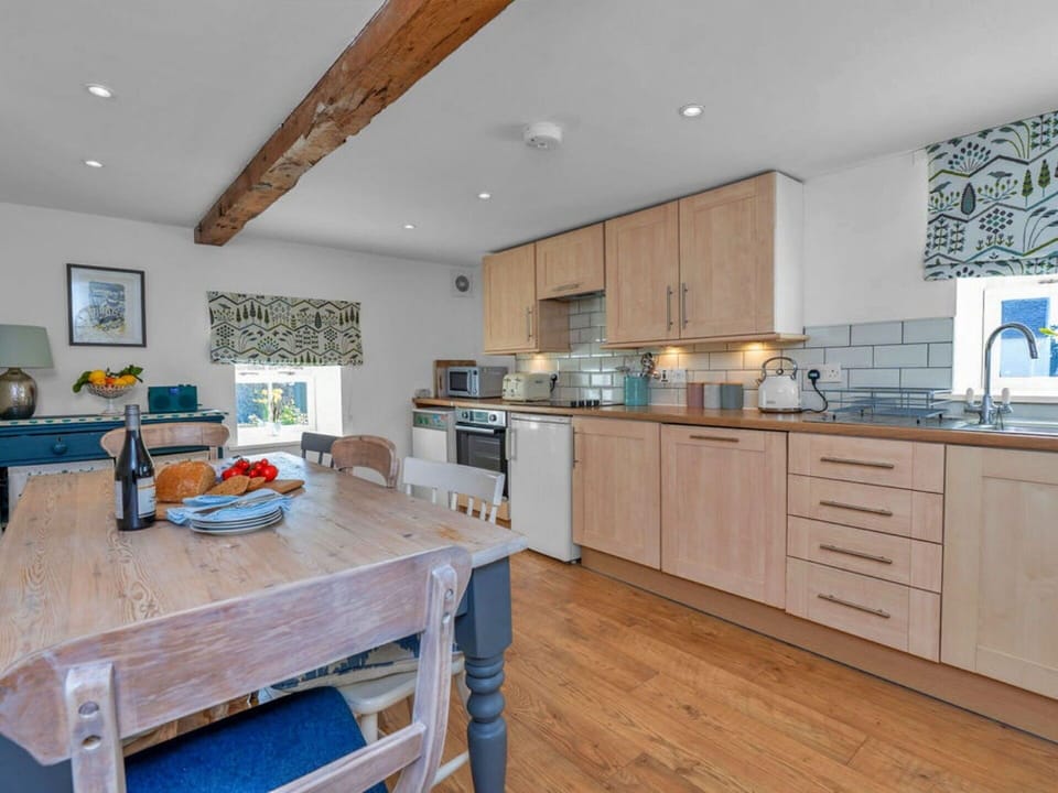 Water, Body Of Water, Coast, Coastal And Oceanic Landforms, Sea, Summer, Beach, Ocean, Tourist Attraction, Shore