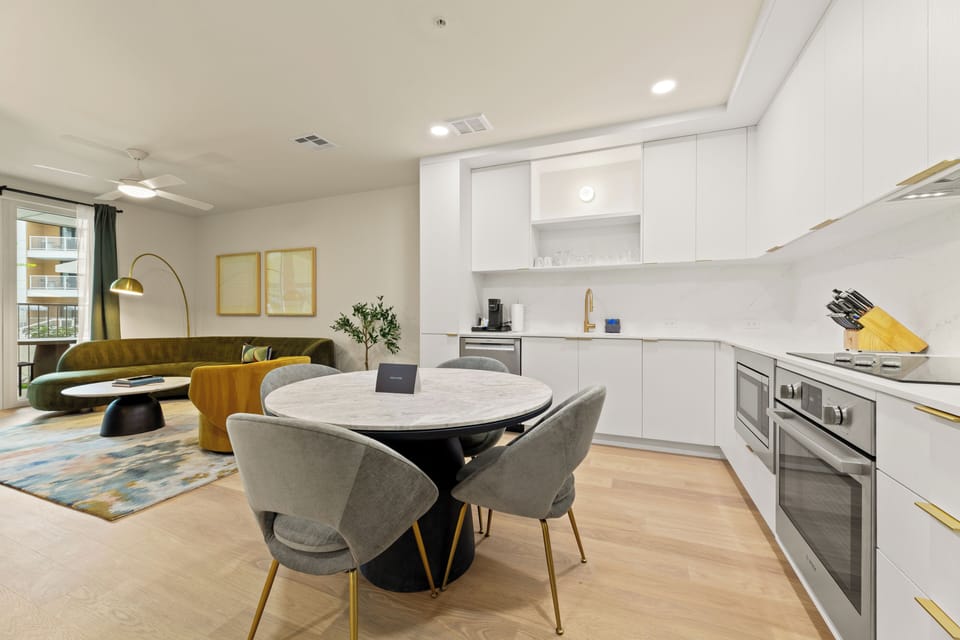 Bright, modern interiors blend sleek finishes with cozy lounge seating for the perfect space to dine, relax, and recharge.
