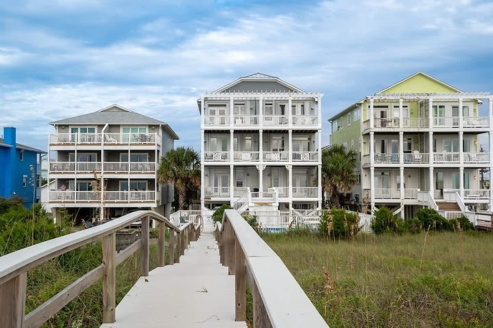 Ground Level-Private Boardwalk Shared w Next Door