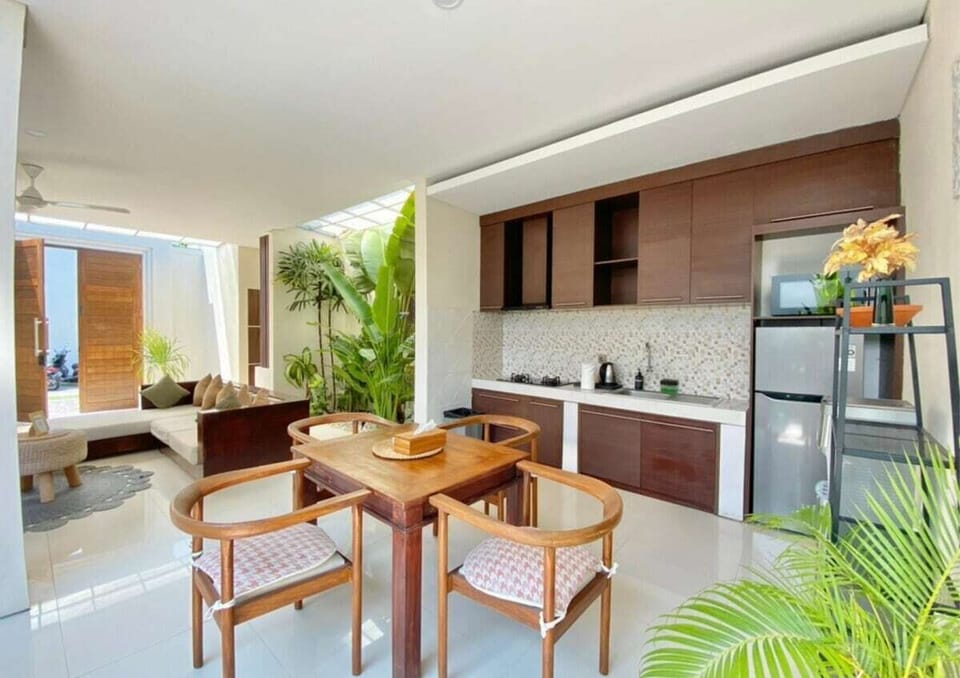 Villa Toba’s dining room is where memories are made—a vibrant space for friends to gather, laugh, and enjoy each other’s company. #Villa Toba