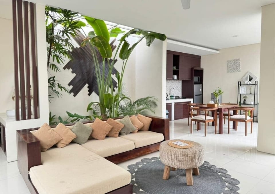 At Villa Toba, the dining room is where memories are made—a vibrant space to gather with friends, share delicious meals, and toast to good times, all wrapped in the charm of Bali. Here's to unforgettable moments! #Villa Toba