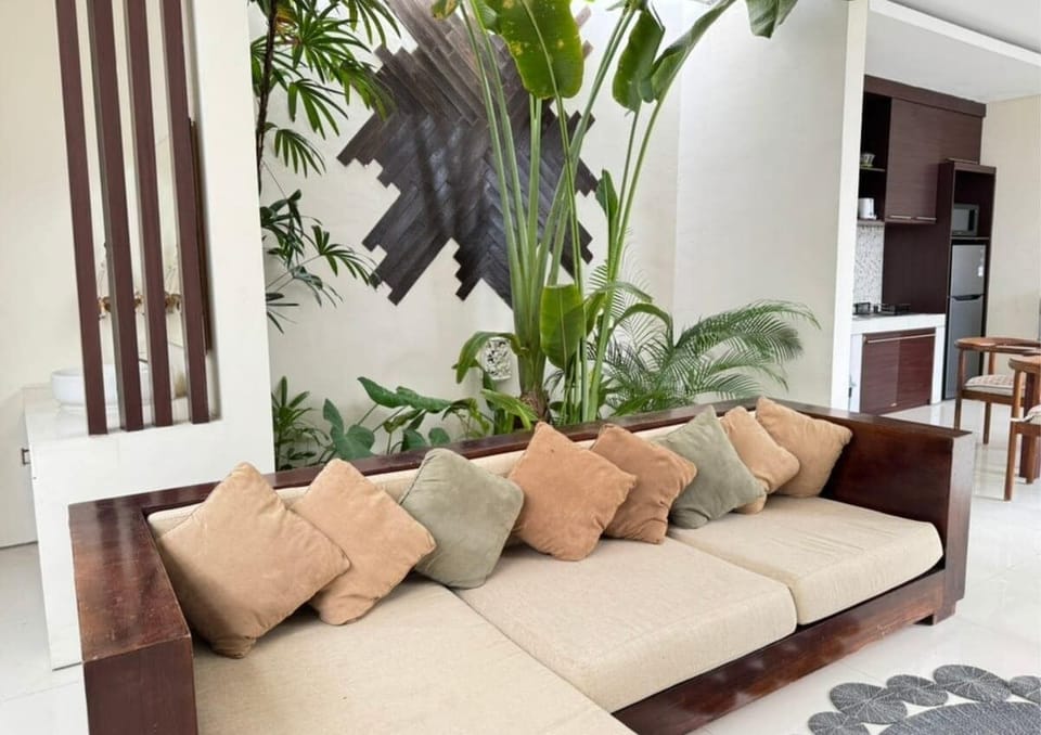 Make unforgettable Bali memories in comfort and style. The living room at Villa Toba is the perfect place to unwind and connect with loved ones. #Villa Toba