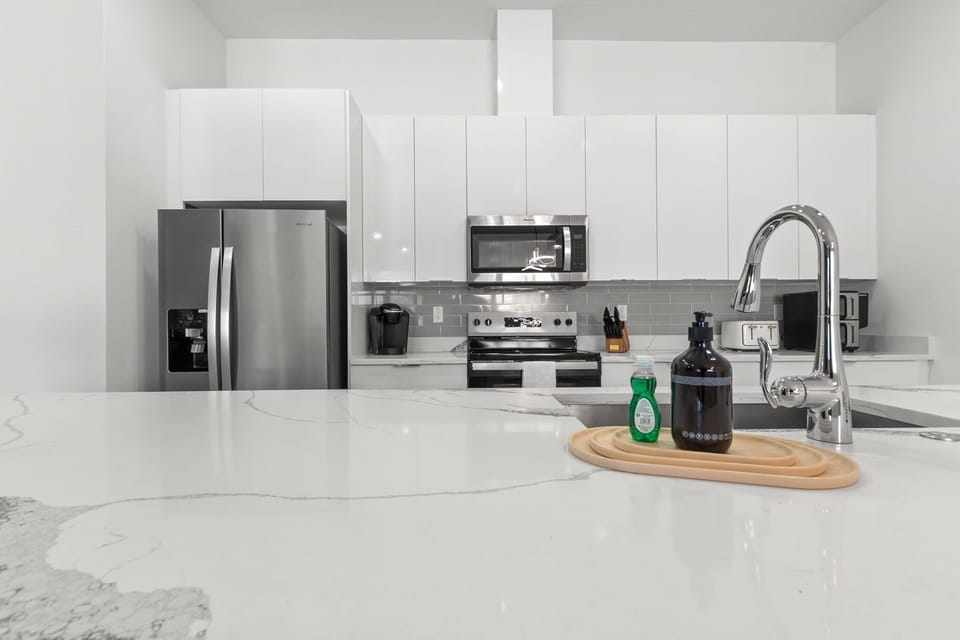 Granite Marble Island and Countertops