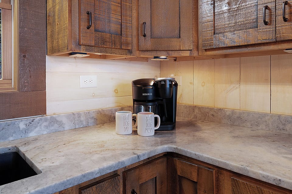 Jupiter On The Mountain - Entry Level Kitchen