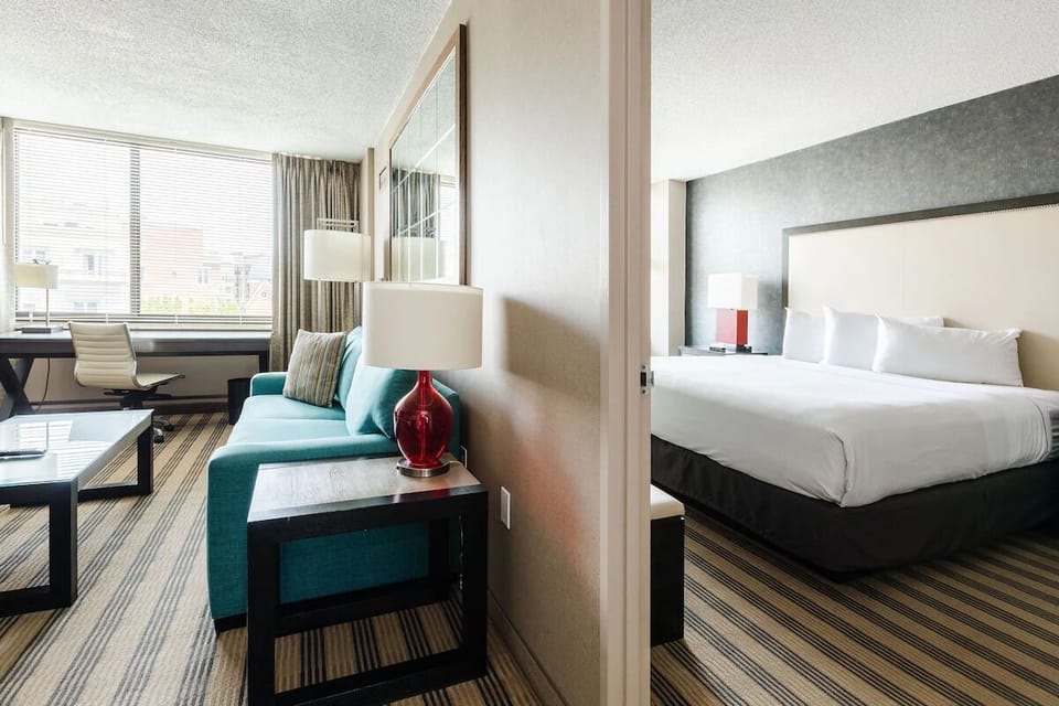 Flow between bedroom and lounge—perfect for longer, relaxed stays.