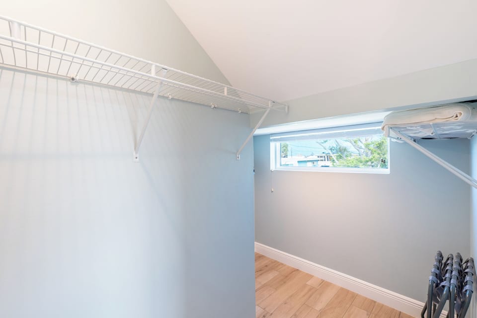 First Floor Guest bedroom 1 closet.