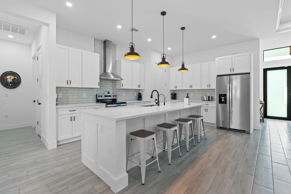 Modern appliances and all the essentials for effortless cooking.
