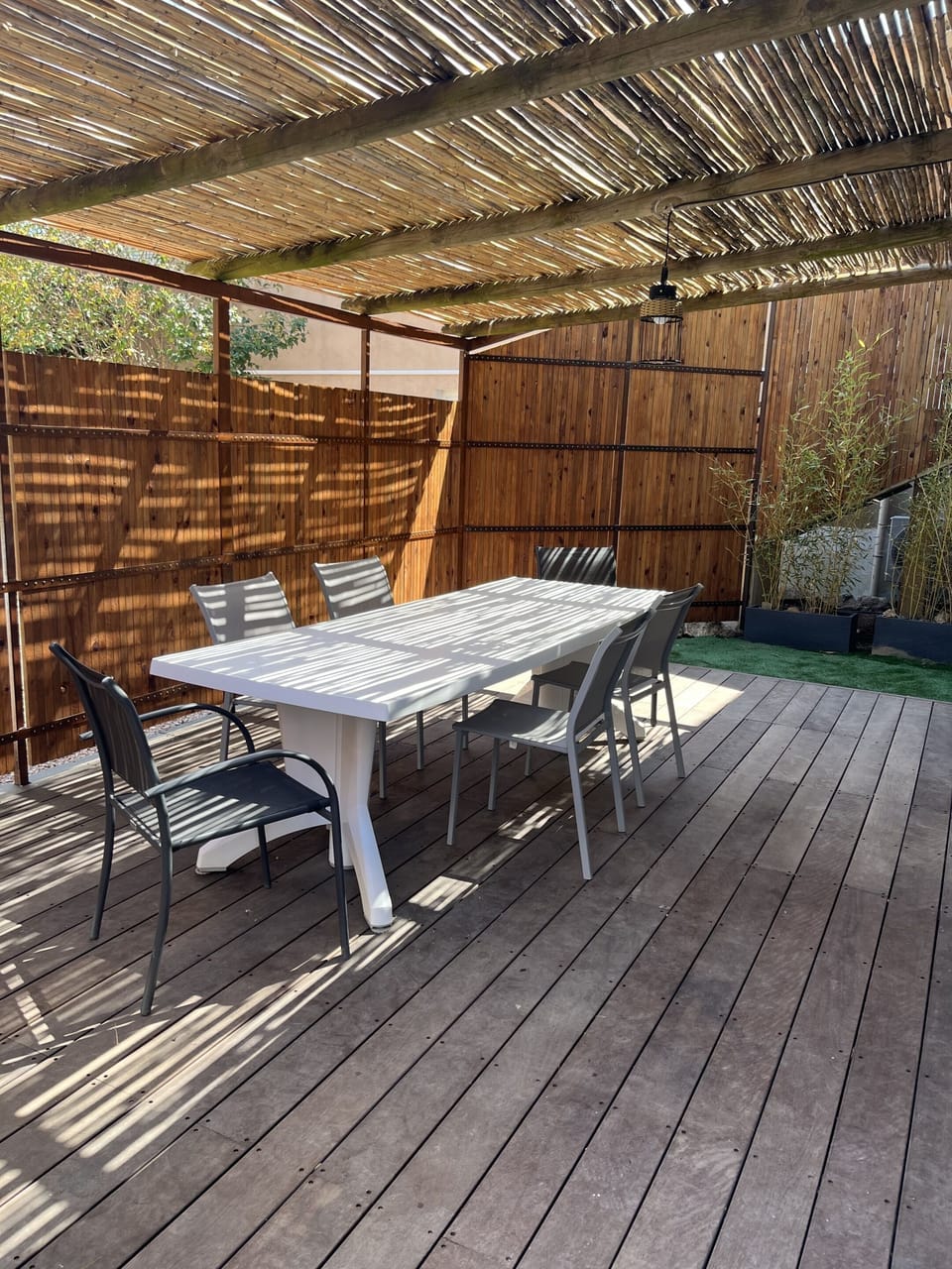 Outdoor dining